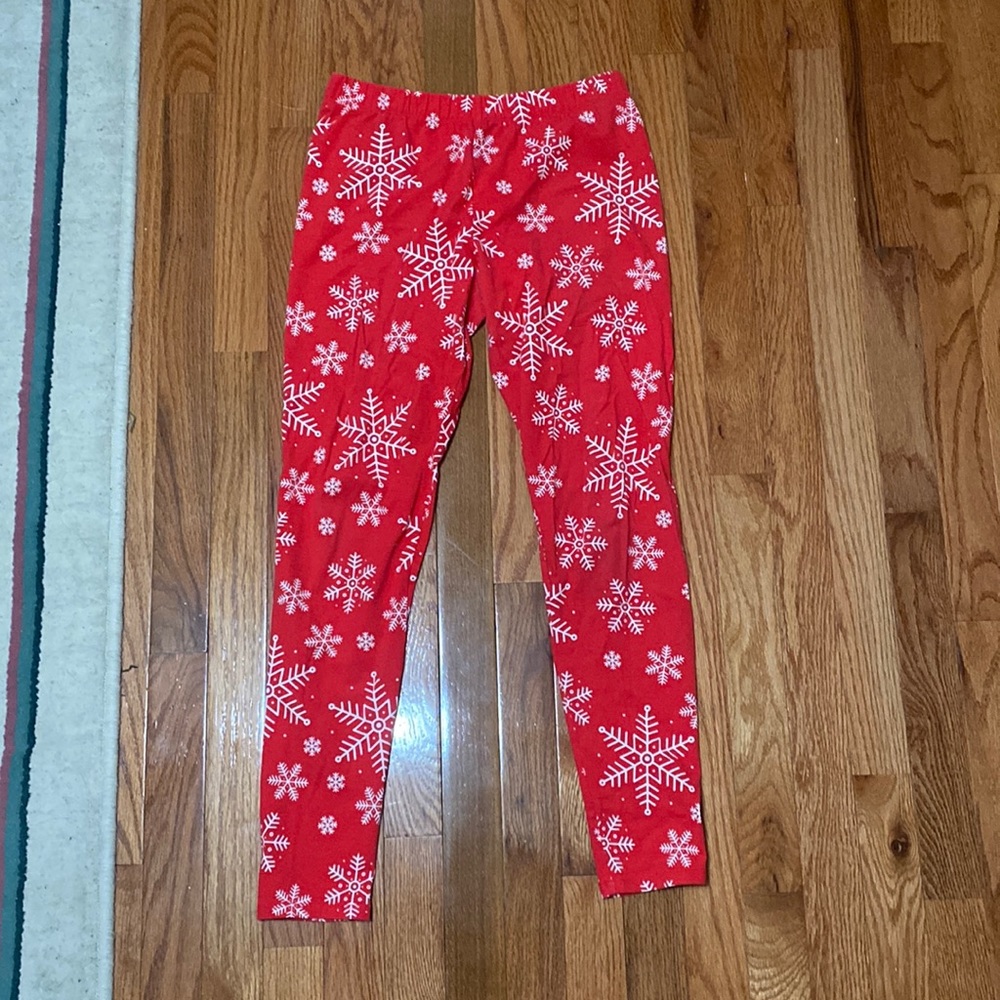 No Boundaries Red and White Snowflake Leggings Size M (7-9)
